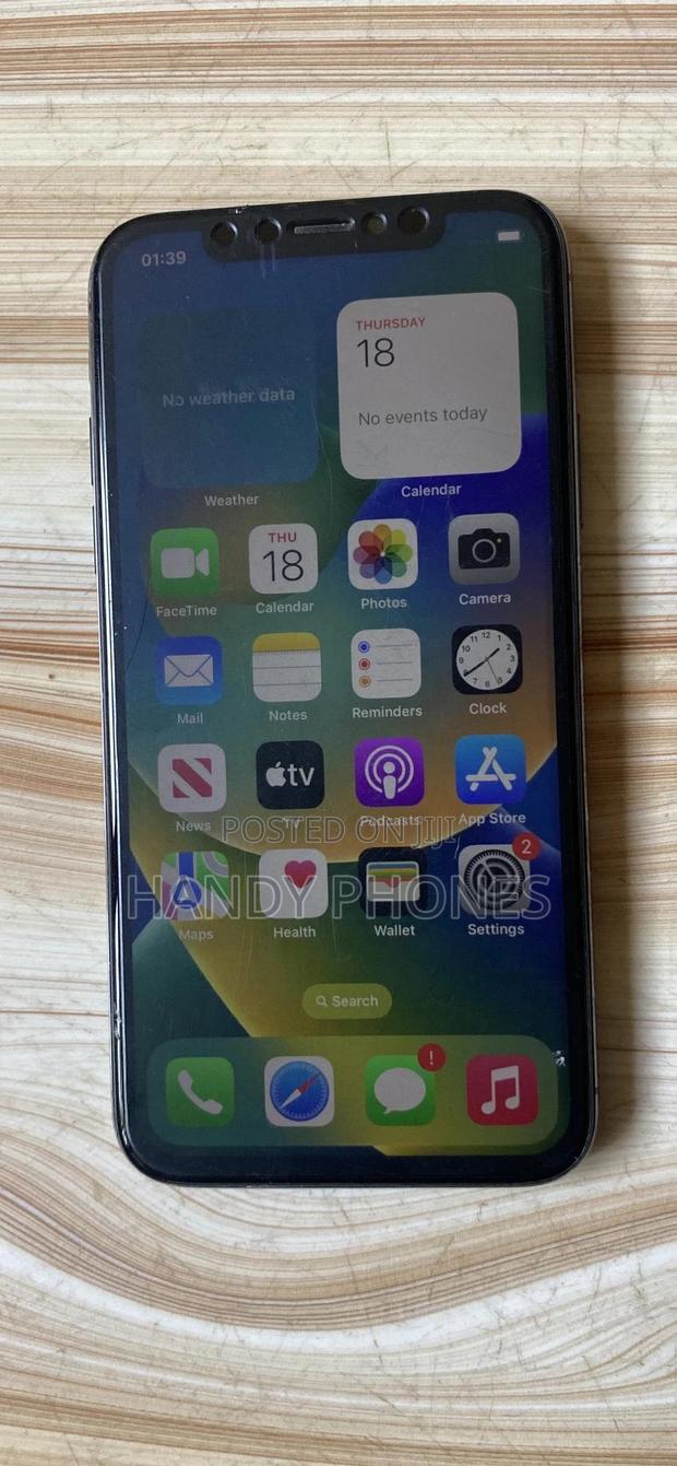 Apple iPhone X 64 GB Black · Photo 1