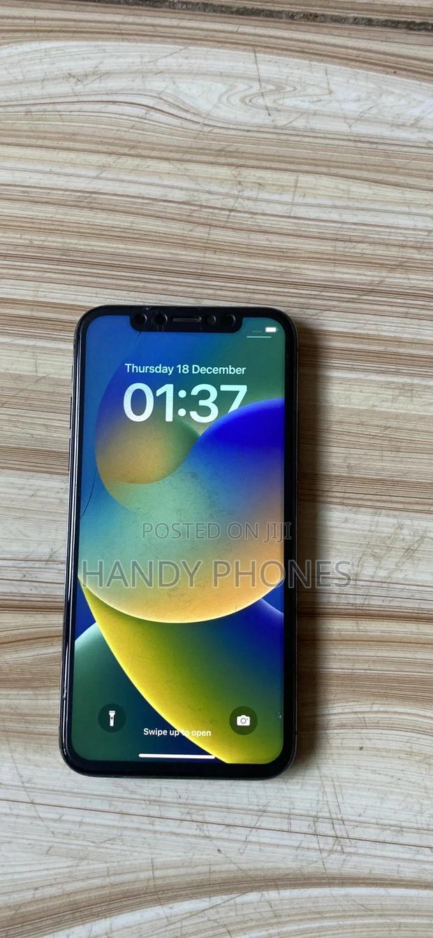 Apple iPhone X 64 GB Black · Photo 3