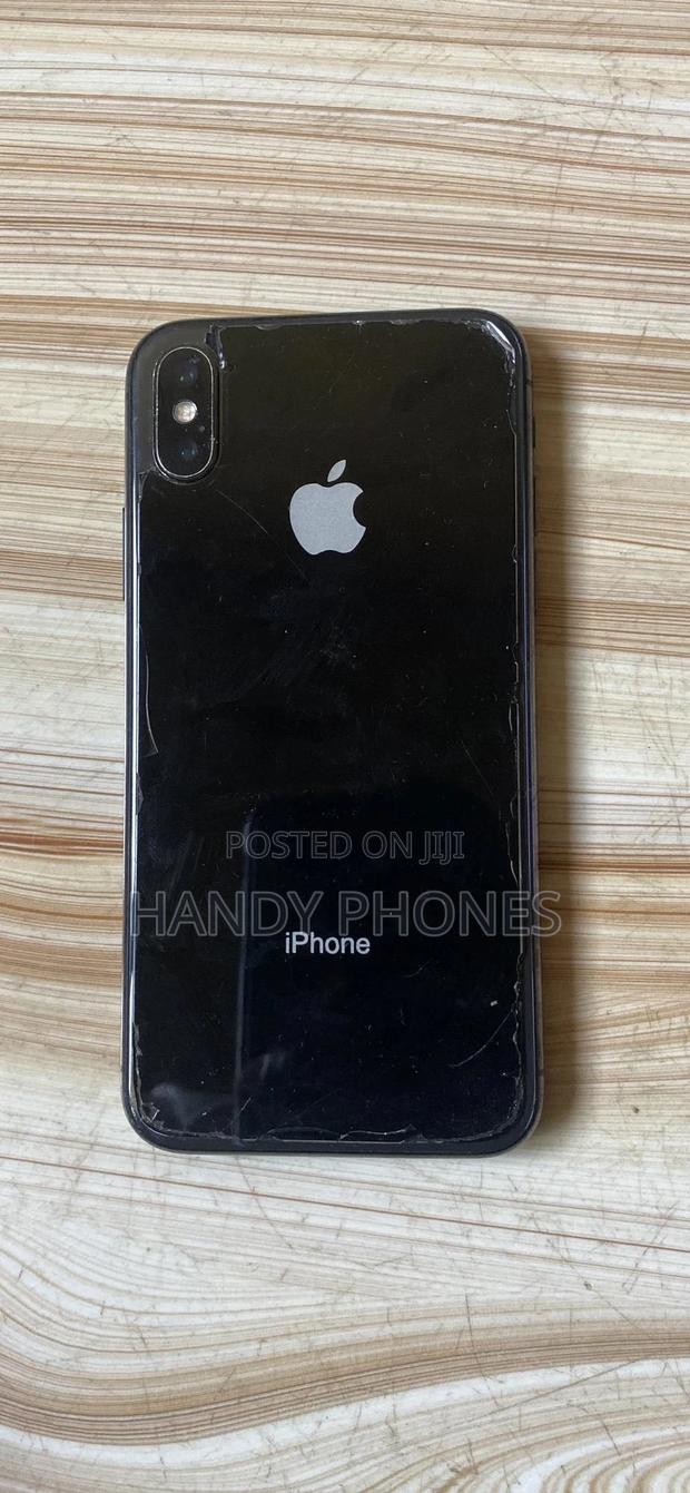 Apple iPhone X 64 GB Black · Photo 2