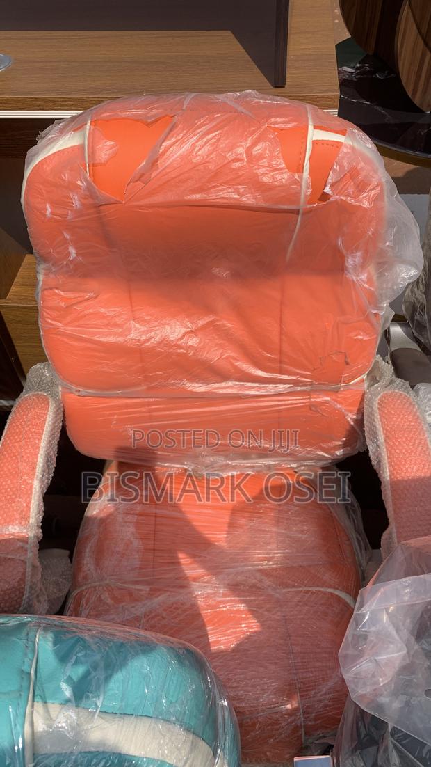 Swivel Chair · Photo 2