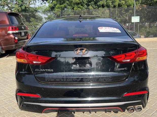 Hyundai Elantra Sport Sedan FWD (1.6L 4cyl 6M) 2017 Black · Photo 7