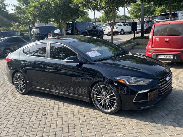 Hyundai Elantra Sport Sedan FWD (1.6L 4cyl 6M) 2017 Black · Photo 3