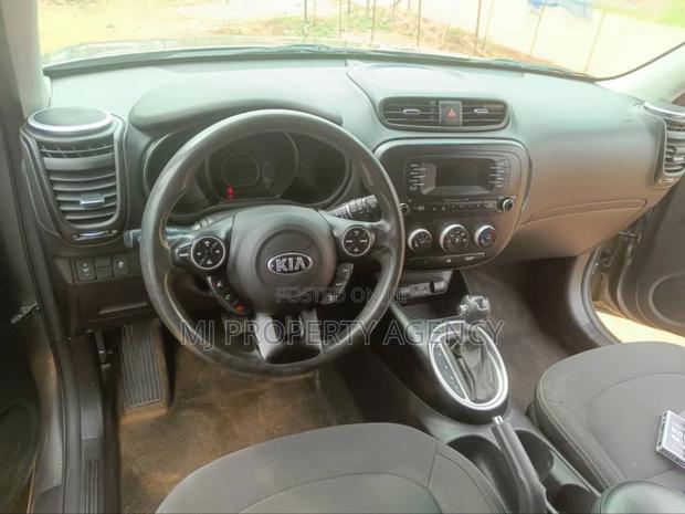 Kia Soul 4dr Wagon (1.6L 4cyl 6A) 2015 Gray · Photo 5
