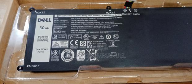 Dell Battery 7vkv9 12700 · Photo 1