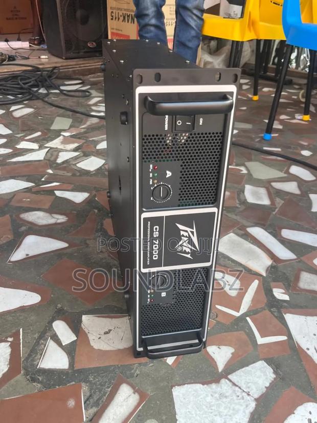Peavey Cs 7000 Professional Power Amplifier. · Photo 1