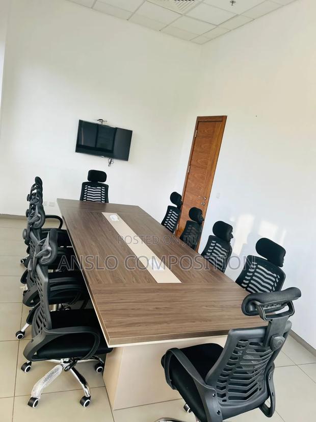 Board of Ceos Conference Table · Photo 1