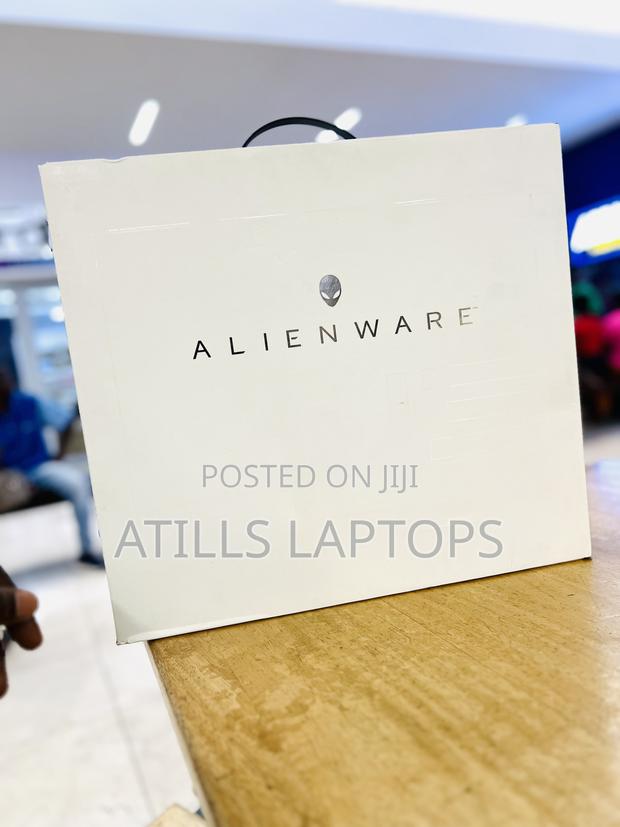Laptop Alienware M15 R3 16GB Intel Core I7 SSD 512GB · Photo 4