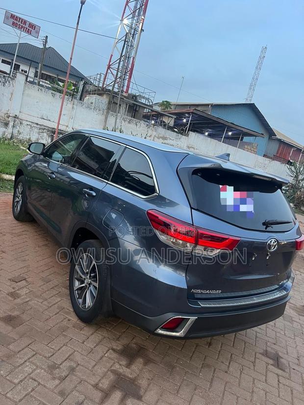Toyota Highlander 2019 Blue · Photo 4