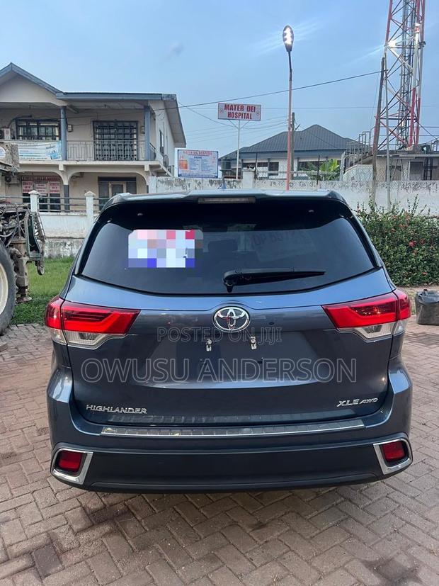 Toyota Highlander 2019 Blue · Photo 3