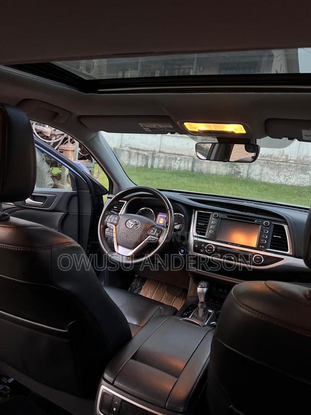 Toyota Highlander 2019 Blue · Photo 7