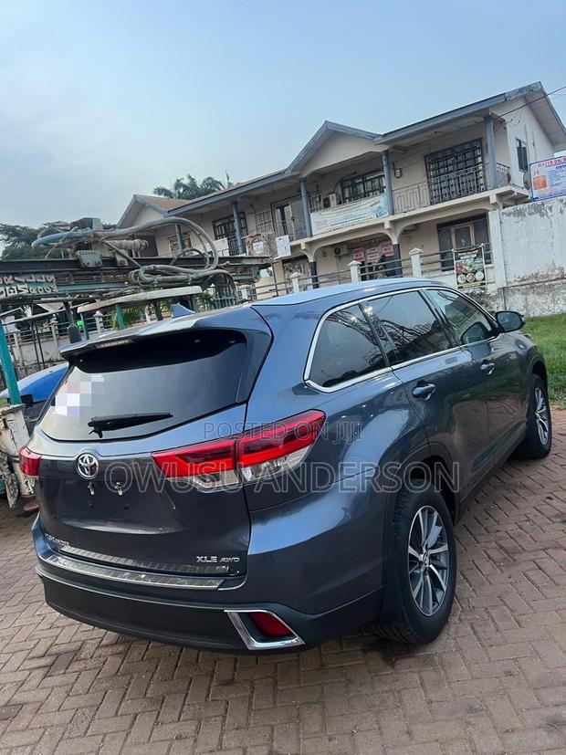 Toyota Highlander 2019 Blue · Photo 2