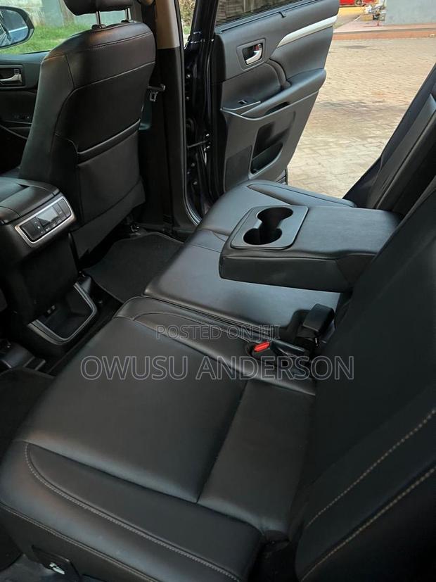 Toyota Highlander 2019 Blue · Photo 8