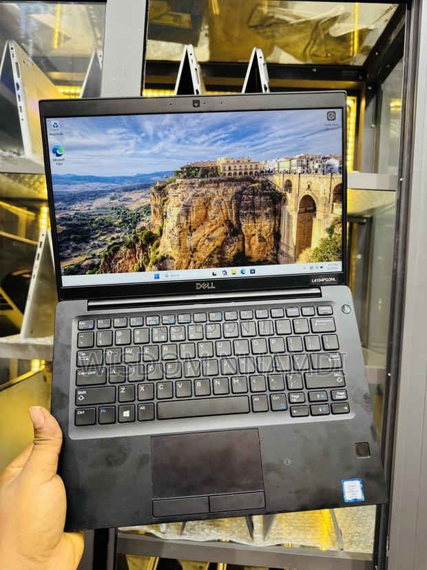 Laptop Dell Latitude 7390 8GB Intel Core i7 SSD 256GB · Photo 1