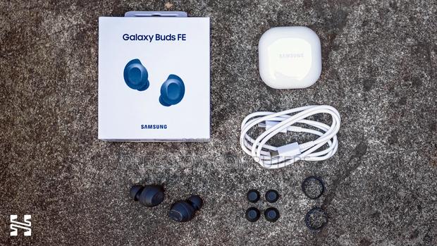 Genuine Samsung Galaxy Buds Fe · Photo 2