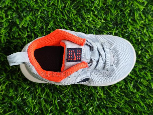 Trendy Kids Nike Air Snickers Size 21 · Photo 4