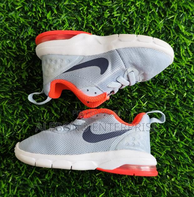 Trendy Kids Nike Air Snickers Size 21 · Photo 1