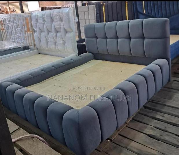 Modern Queensize Bed Frame · Photo 1