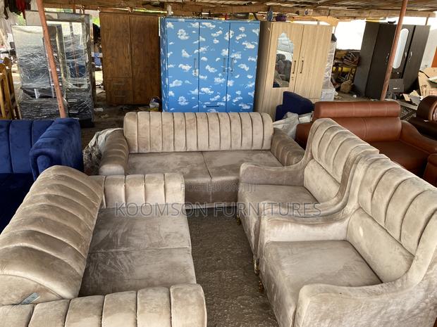 Quality Cloud Nine Sofas Set · Photo 2