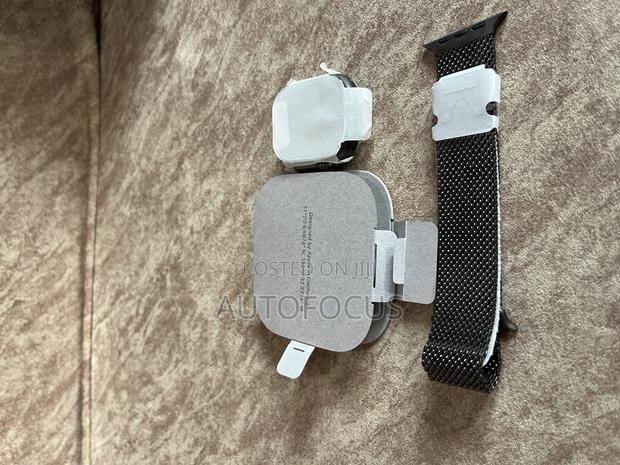 Apple Watch Ultra 3 46mm · Photo 8