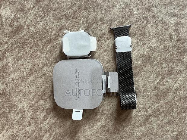 Apple Watch Ultra 3 46mm · Photo 1