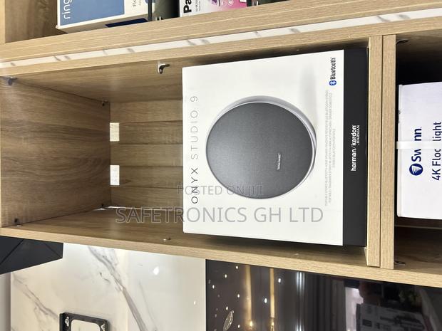 Premium Sealed Onyx Studio 9(Nine) Bluetooth Electric Speaker · Photo 1