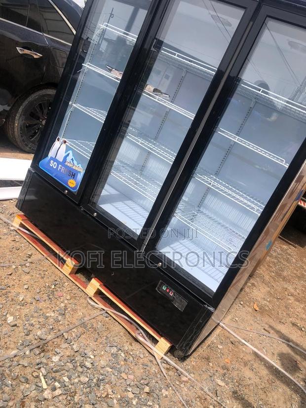 Pearl 780l Store Fridge High-Volume, Storefront Fridge · Photo 1