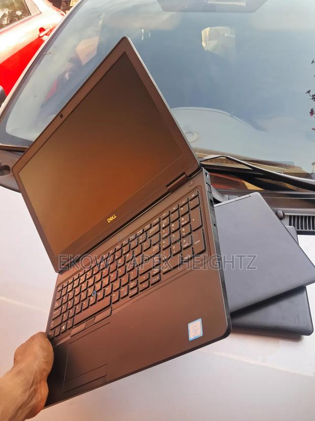 Laptop Dell Latitude 5590 8GB Intel Core i5 SSD 256GB · Photo 2