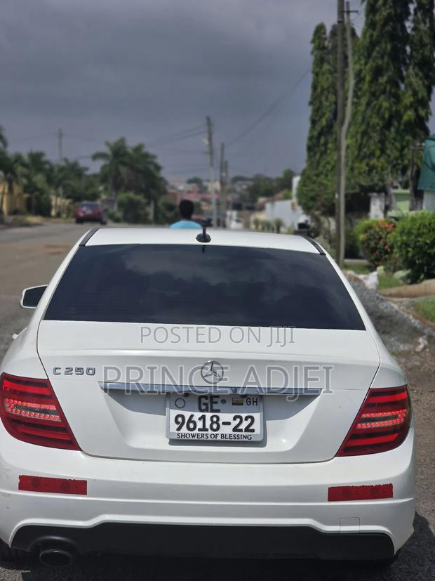 Mercedes-Benz C250 2013 White · Photo 4
