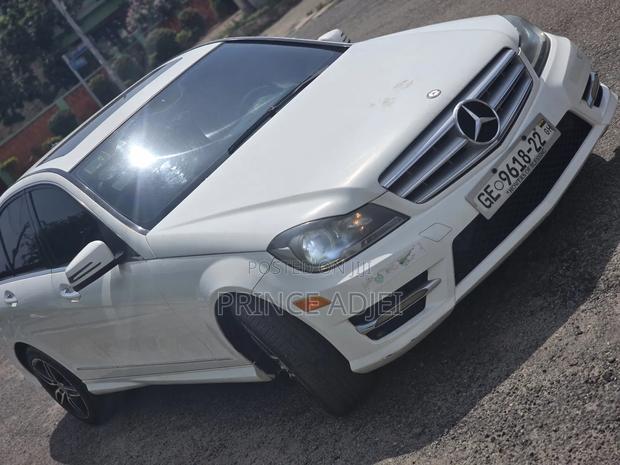 Mercedes-Benz C250 2013 White · Photo 6