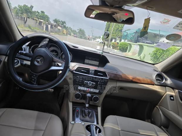 Mercedes-Benz C250 2013 White · Photo 8