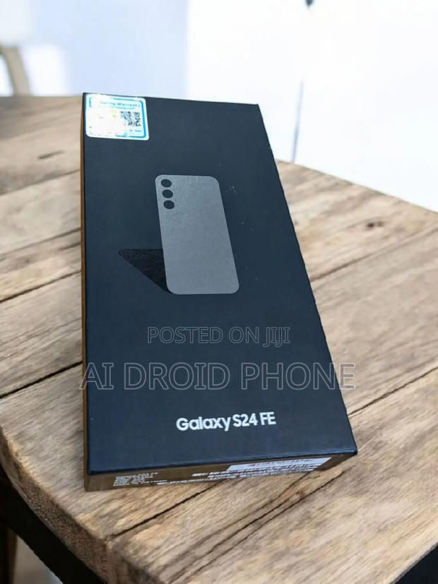 New Samsung Galaxy S24 FE 128 GB Black · Photo 1