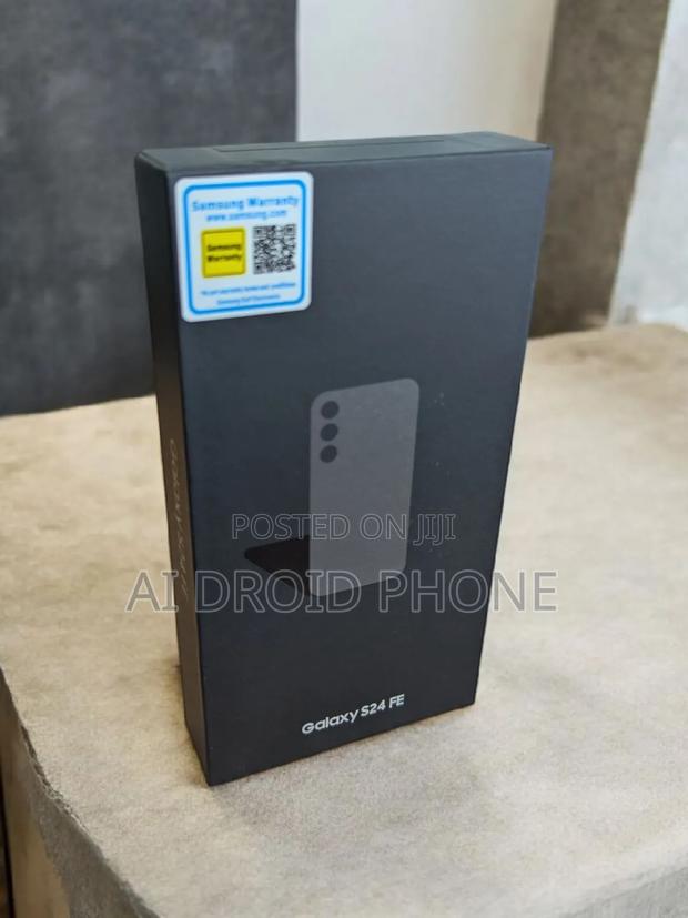 New Samsung Galaxy S24 FE 128 GB Blue · Photo 2