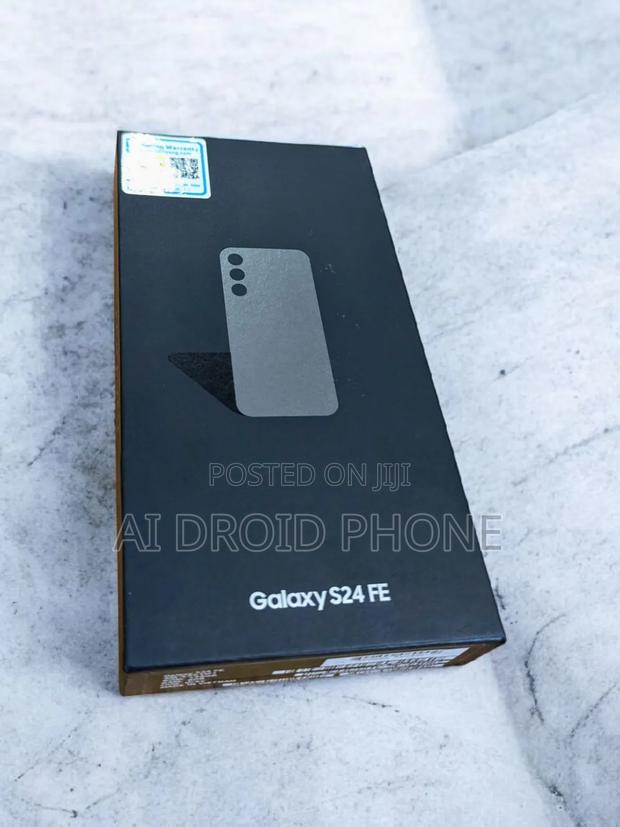 New Samsung Galaxy S24 FE 128 GB Blue · Photo 1