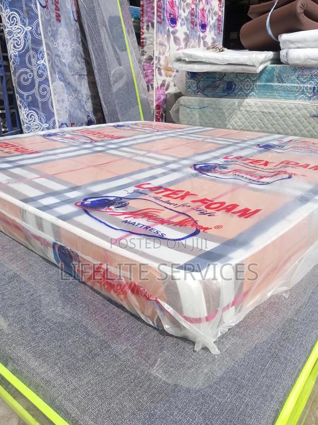 Mattress 6" Queen - Latex Real High Density · Photo 1