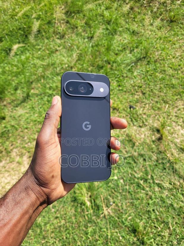 Google Pixel 9 128 GB Black · Photo 2