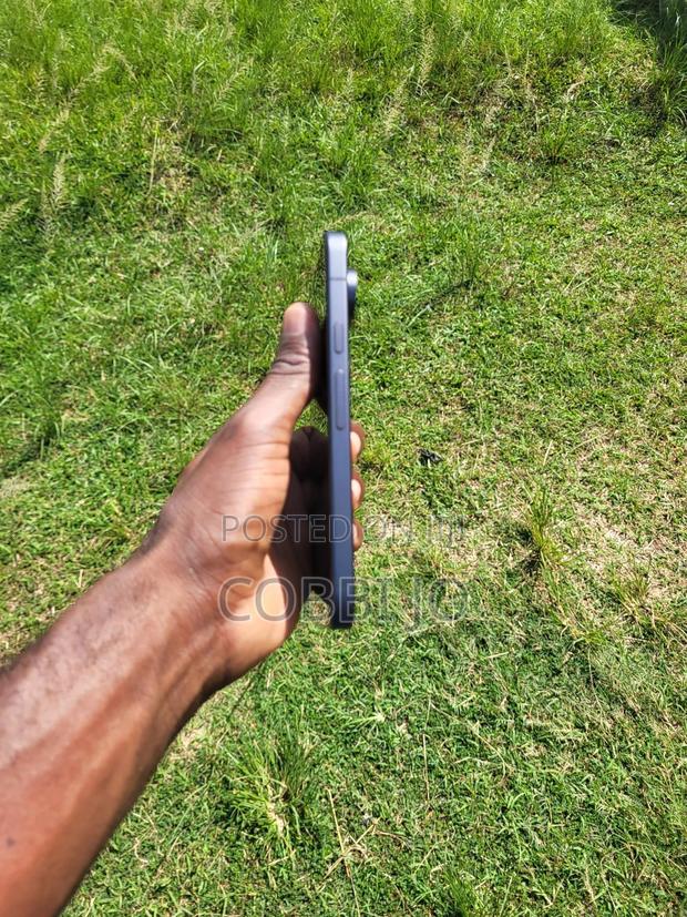 Google Pixel 9 128 GB Black · Photo 3