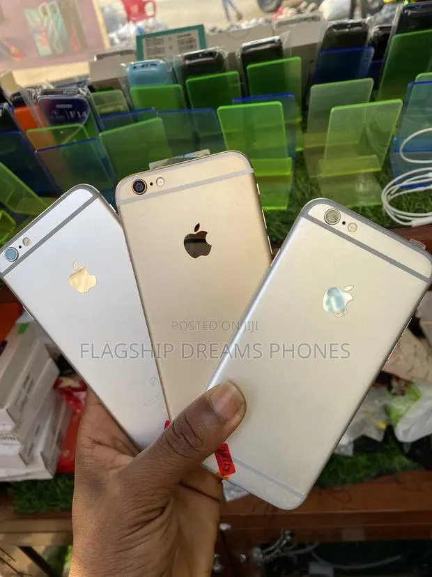 Apple iPhone 6s 32 GB Gray · Photo 1