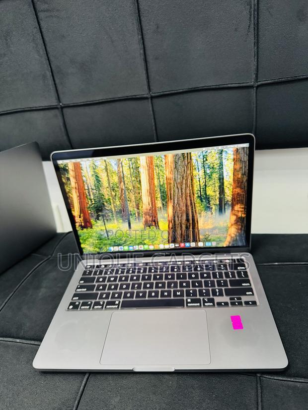 Laptop Apple MacBook Pro 2022 M2 8GB Apple M2 SSD 256GB · Photo 1