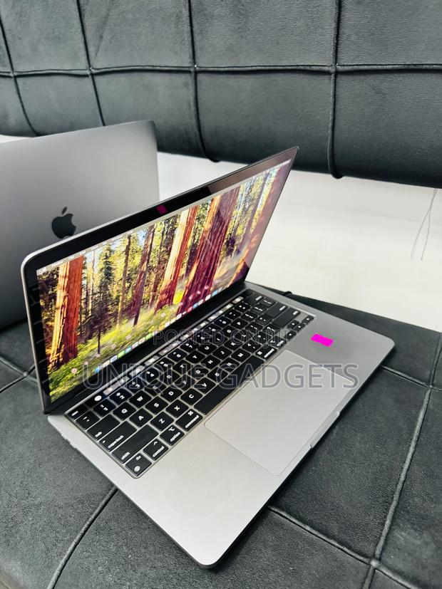 Laptop Apple MacBook Pro 2022 M2 8GB Apple M2 SSD 256GB · Photo 2