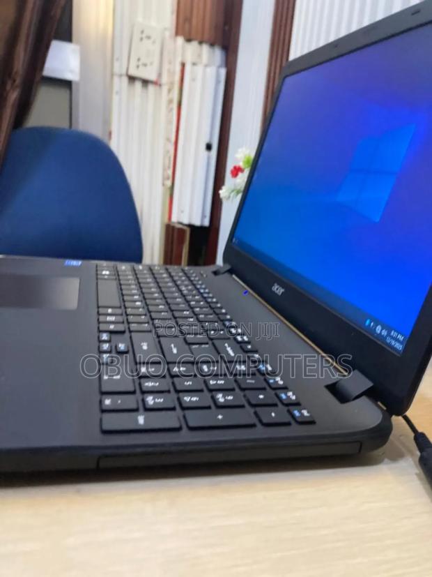 Laptop Acer 4GB Intel HDD+SSD 500GB · Photo 3