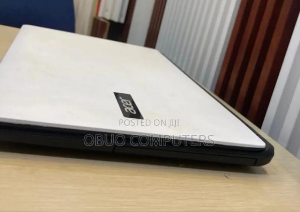 Laptop Acer 4GB Intel HDD+SSD 500GB · Photo 6