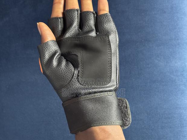All-Purpose Leather Training Gloves for Gym, Military and Riding · Photo 2