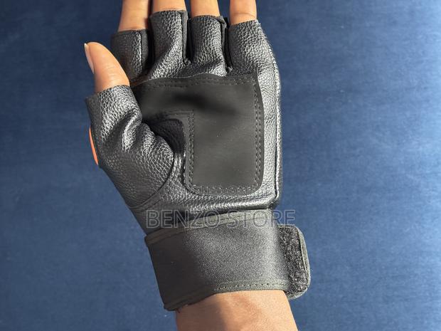 All-Purpose Leather Training Gloves for Gym, Military and Riding · Photo 1