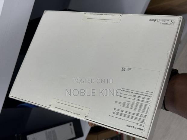 New Samsung Galaxy Tab S10 FE+ 256 GB Blue · Photo 3