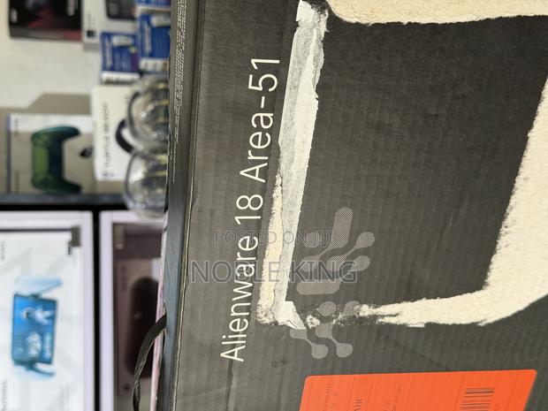 New Laptop Alienware Area-51m 32GB Intel Core Ultra 9 SSD 2T · Photo 2