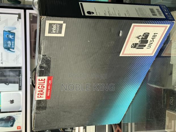 New Laptop Alienware Area-51m 32GB Intel Core Ultra 9 SSD 2T · Photo 4
