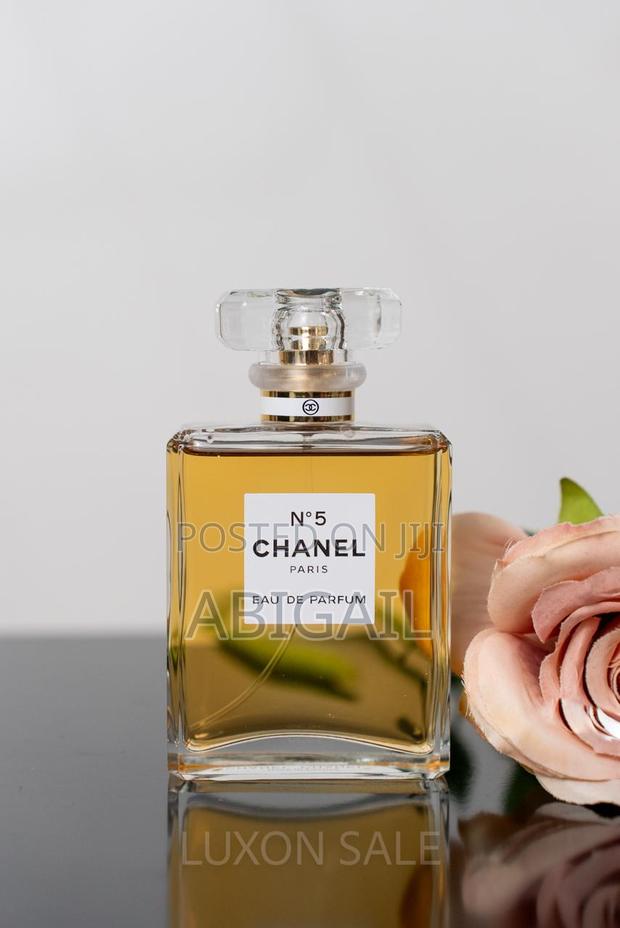 Chanel No. 5 · Photo 2
