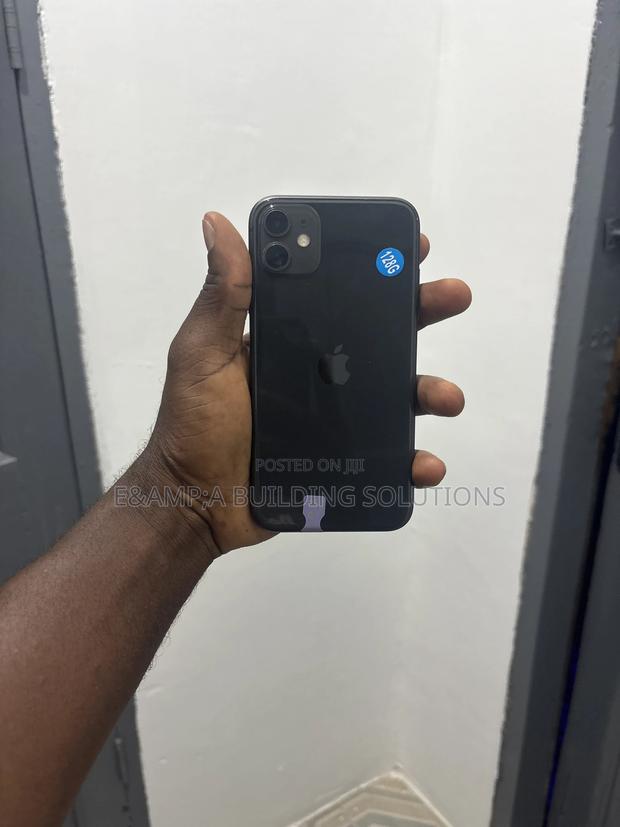 Apple iPhone 11 128 GB Black · Photo 2