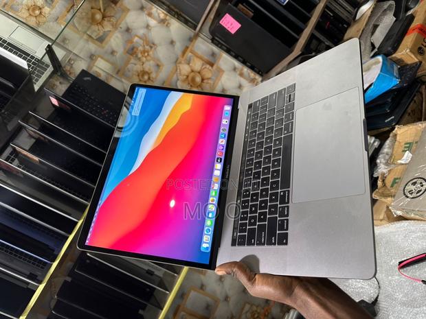 Laptop Apple MacBook Pro 2017 16GB Intel Core i7 SSD 512GB · Photo 5