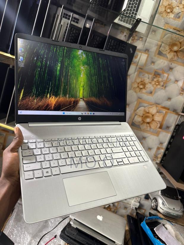 Laptop HP Pavilion 15 8GB Intel Core I7 SSD 256GB · Photo 4